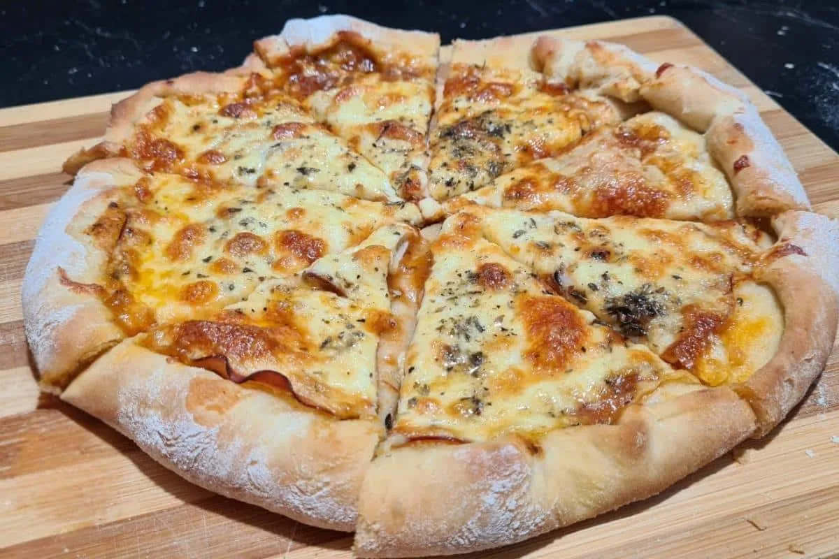 Massa de pizza profissional macia que dá certo com qualquer
