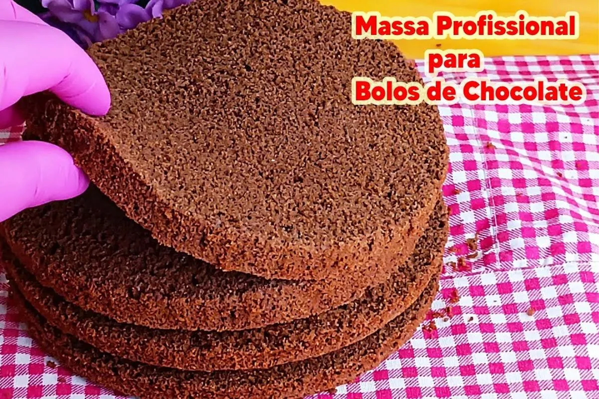 Massa profissional de chocolate que fica fofinha e não quebr