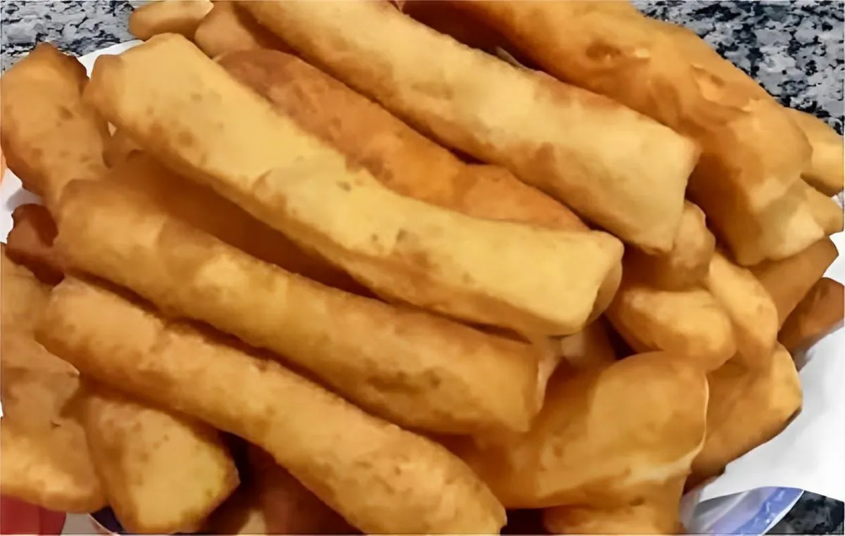 Massinha frita a receita simples e fácil da vovó que as cria