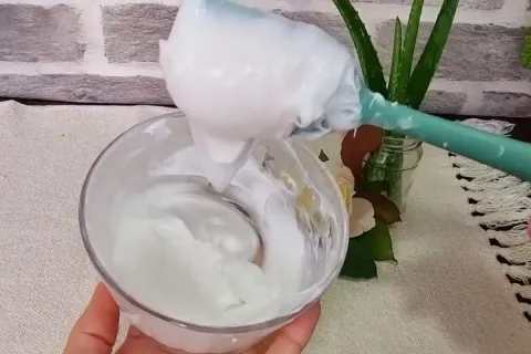 Melhor que cosmético caro: hidratante caseiro de babosa mara