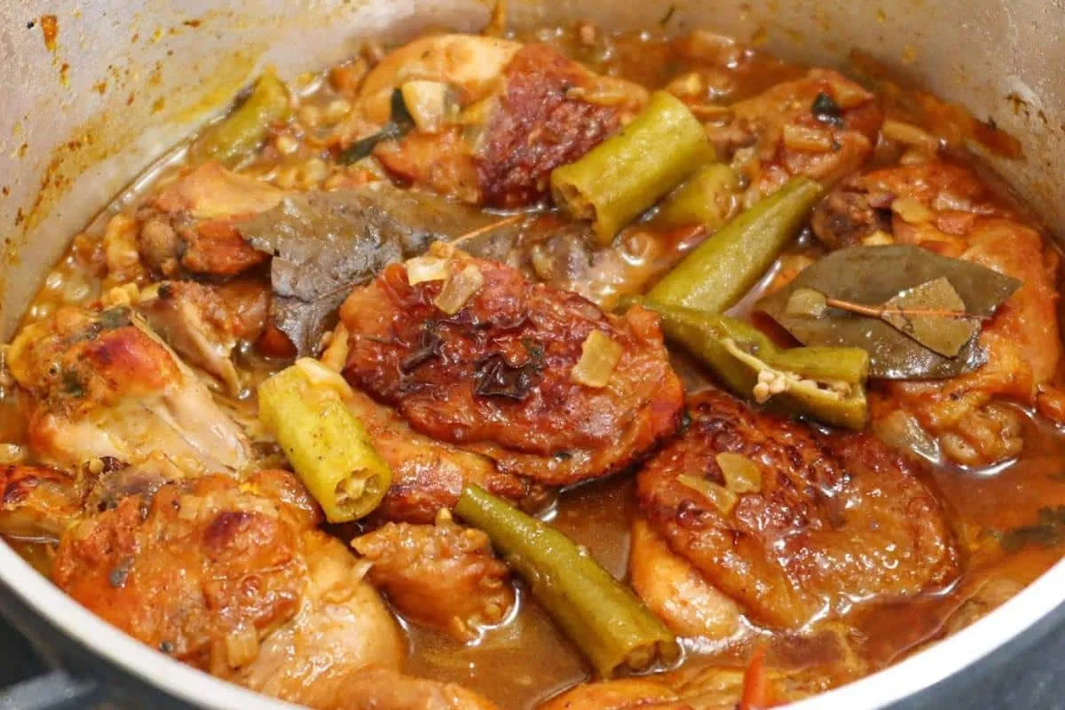 Minha mãe me ensinou o segredo de fazer frango com quiabo se