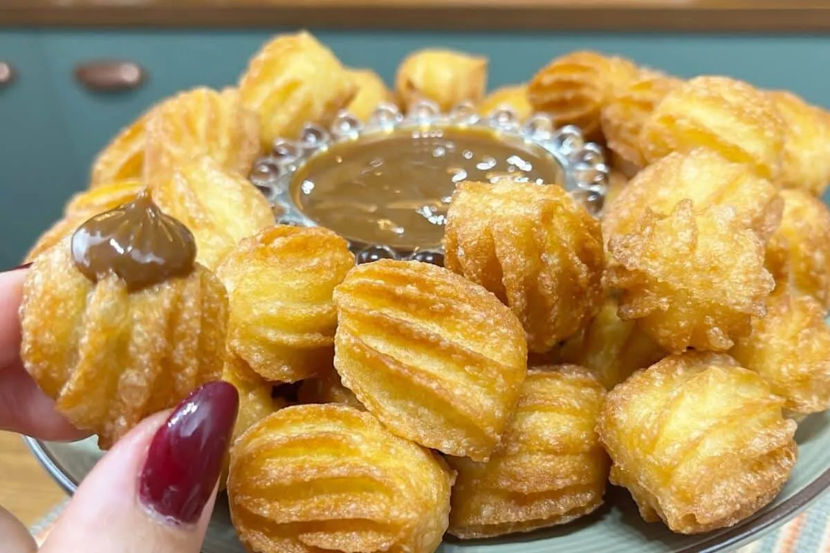 Mini churros crocantes por fora e macios por dentro para com
