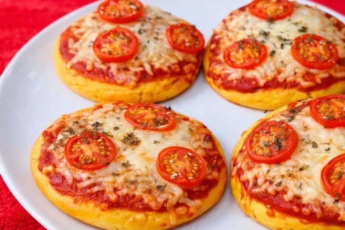Mini pizza fit: uma delícia com poucos carboidratos e muita