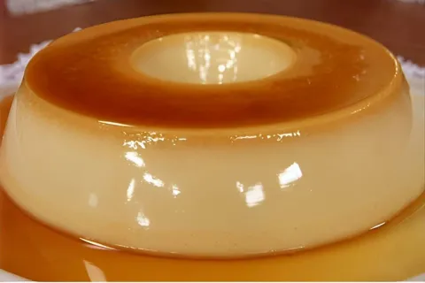 Misture esses 2 ingredientes e prepare o pudim mais fácil do