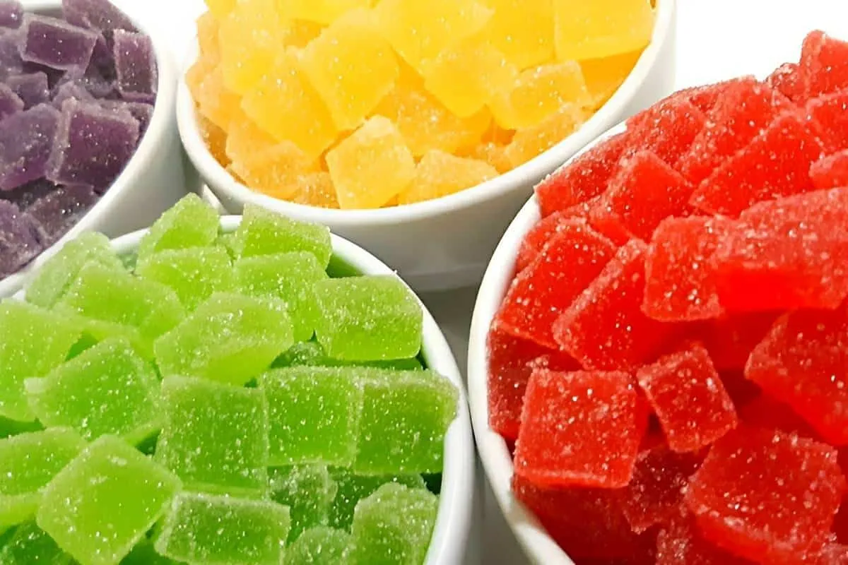 Misture esses 3 ingredientes e faça bala de gelatina caseira