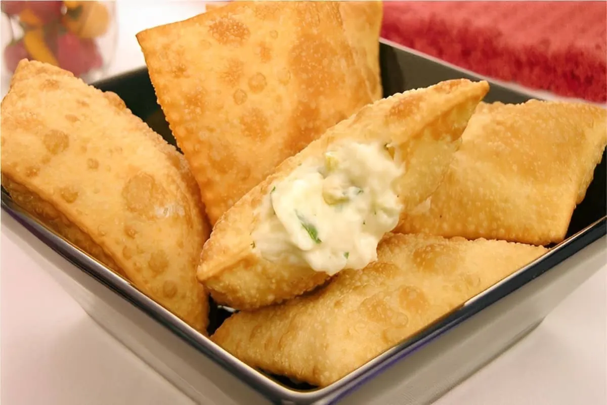 Misture esses 3 ingredientes e faça o melhor pastel que já c