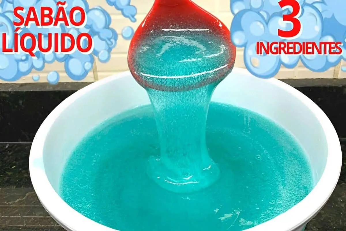 Misturei 3 ingredientes e fiz um sabão líquido potente para