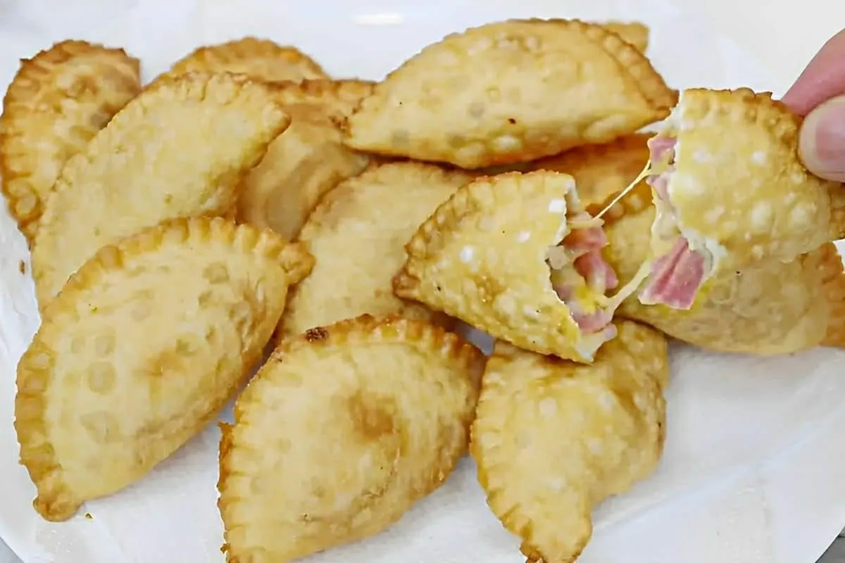 Misturei apenas 2 ingredientes e fiz uma massa de pastel seq