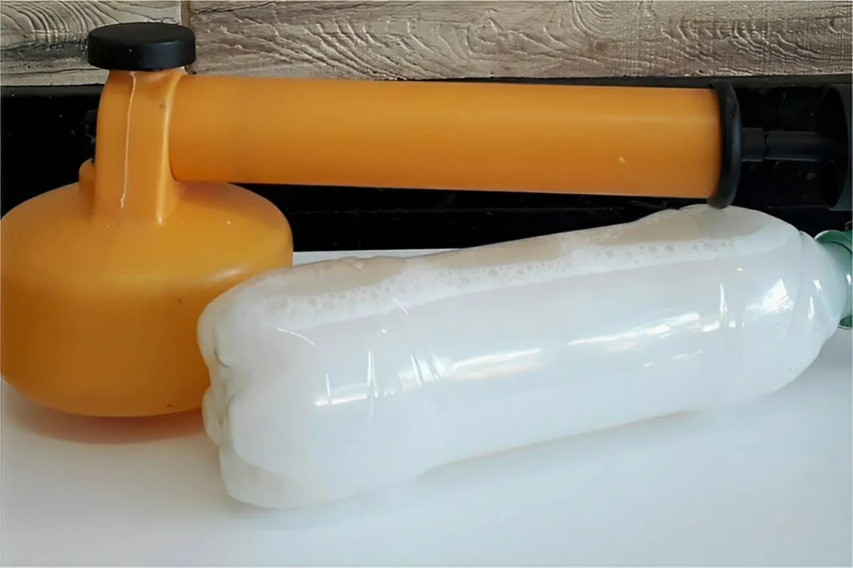 Misturei esses 3 produtos do armário e eliminei moscas e mos