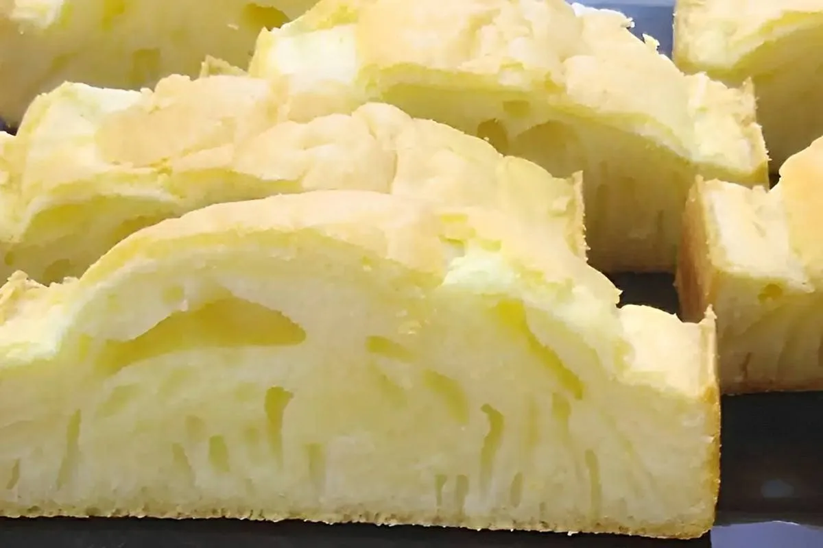 Misturei tapioca com 2 ovos e fiz esse pãozinho delicioso pa