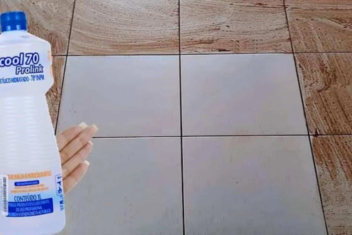 Misturinha com álcool que faz milagres com piso manchado e e