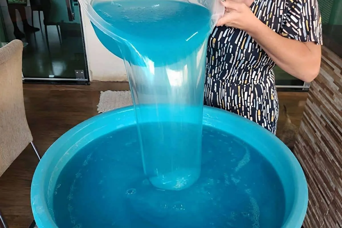 Misturinha fácil para fazer 80 litros de sabão líquido casei