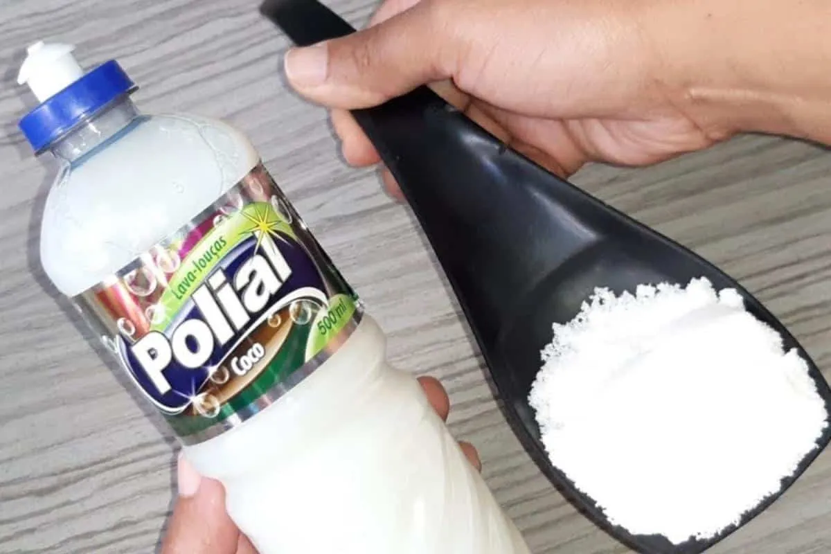 Misturinha para limpar banheiro: faxineira de shopping me en