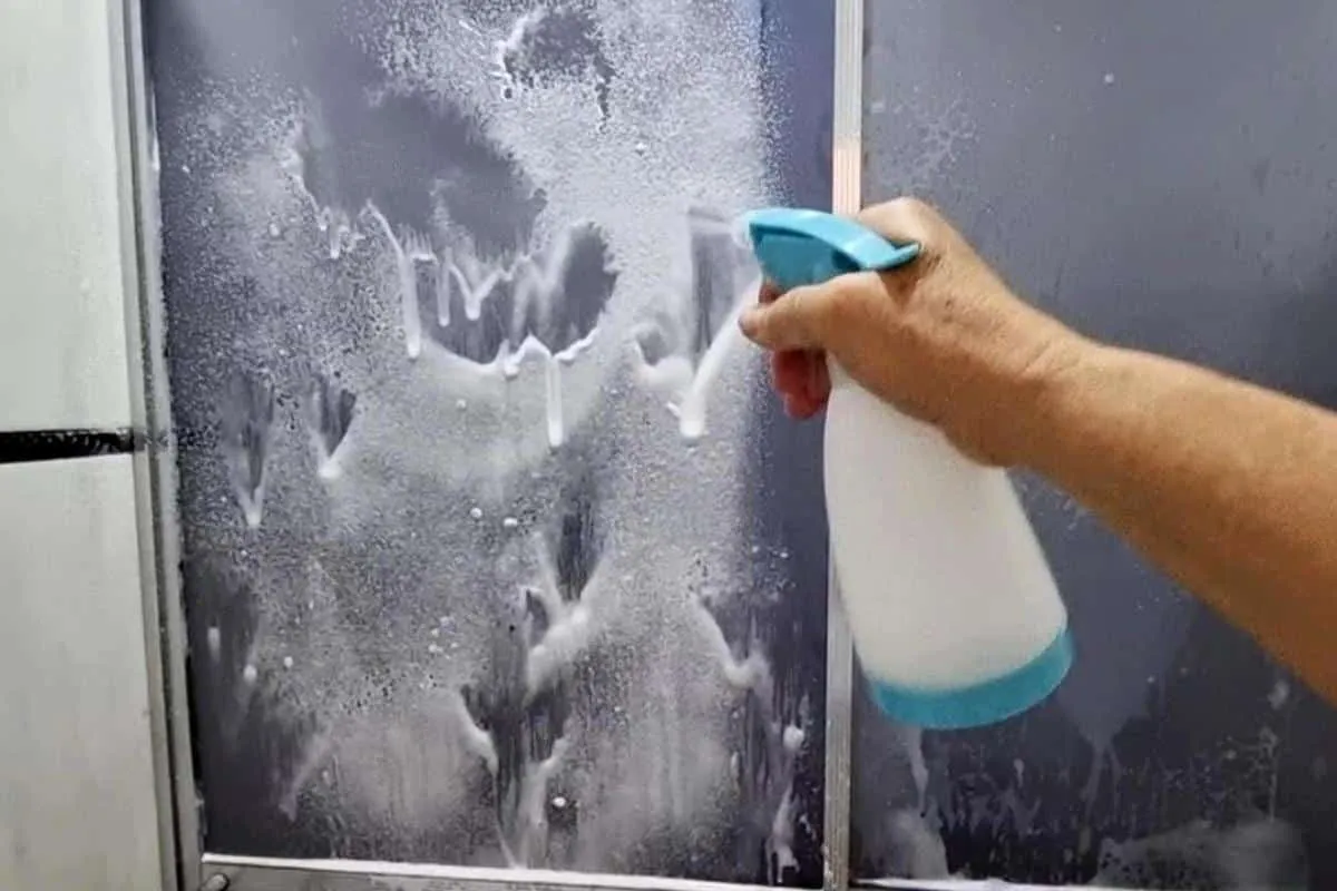 Misturinha para limpar box do banheiro: dê adeus para as man