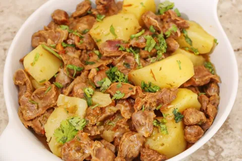 Moela com batata na panela de pressão: receita deliciosa e p