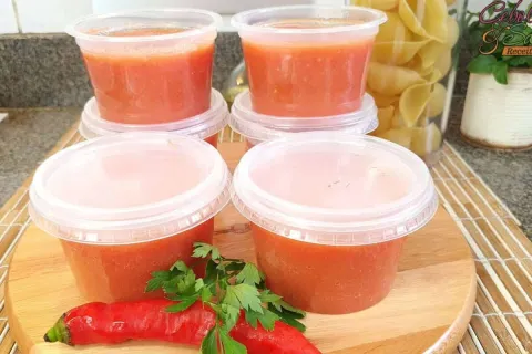 Molho de tomate caseiro: fica muito gostoso e uma consistênc