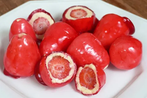 Morango do amor fácil de fazer e perfeito para surpreender t