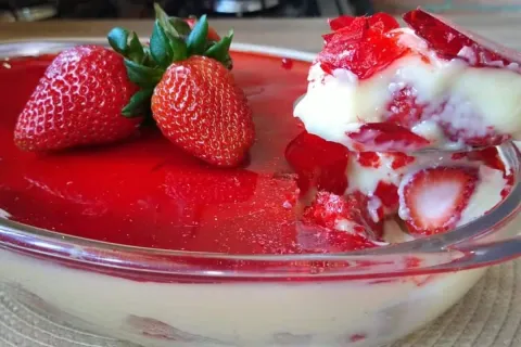 Morango do amor na travessa fácil e rápido para ser o destaq