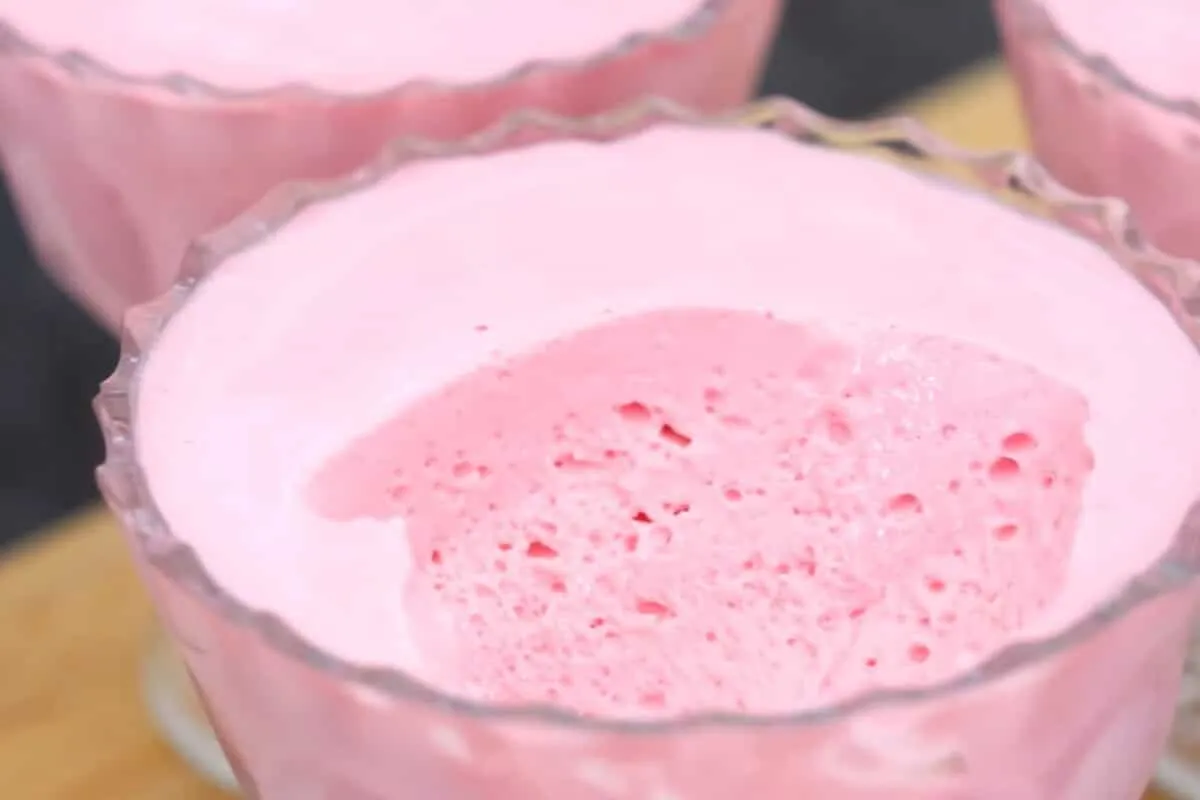 Mousse com tang simples e econômico que fica pronto em minut