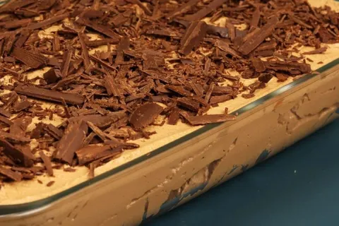 Mousse de chocolate cremosa e extremamente deliciosa, feita 