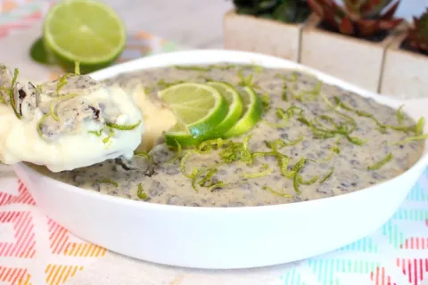 Mousse de limão com chocolate: receita fácil e deliciosa par