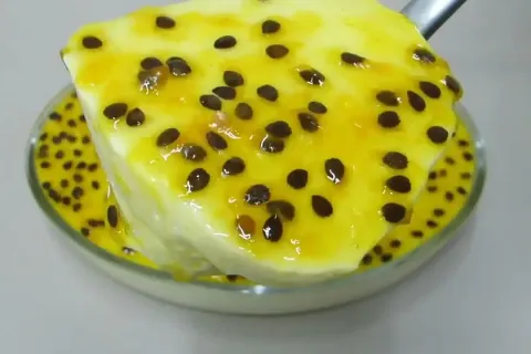 Mousse de maracujá cremoso super rápido e fácil, um doce del