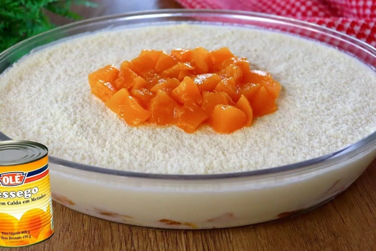 Mousse de pêssego: uma sobremesa de fruta fácil de fazer e c