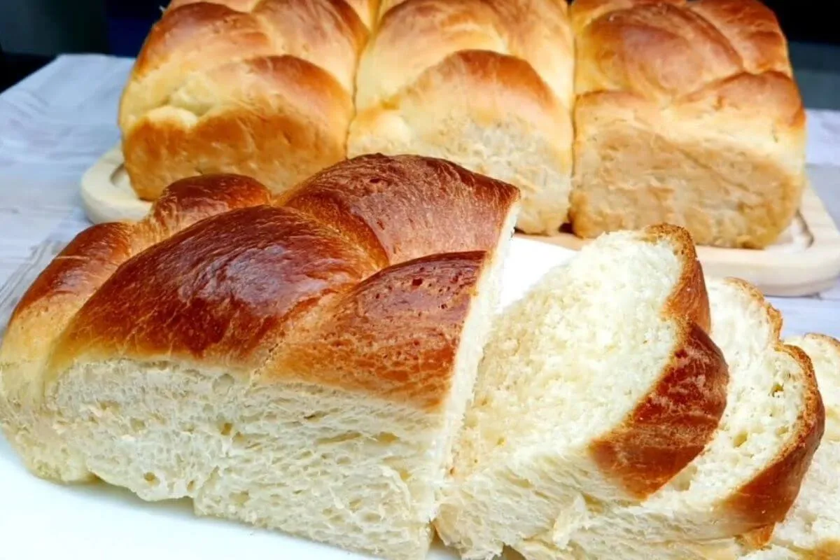 Muito fofinho e macio esse pão brioche é ótimo para o café o