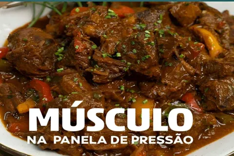 Músculo na panela de pressão super suculento e saboroso para