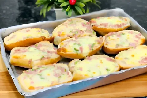 Não jogue pão amanhecido fora faça lanche no pão amanhecido 