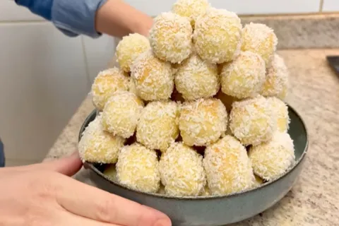 Nhoque de coco: a bolachinha caseira que rende muito e é per