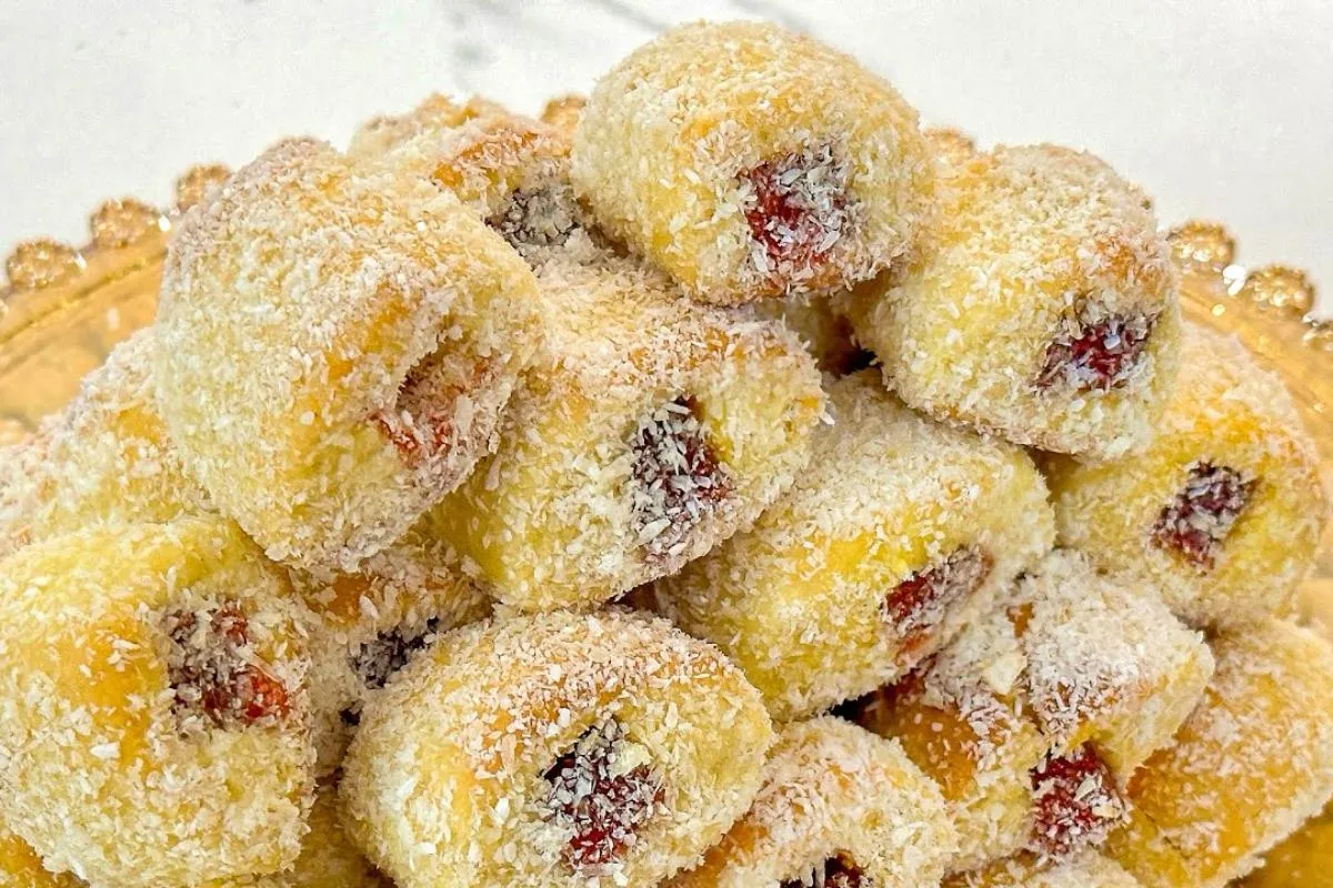 Nhoque doce de padaria recheado ótimo para servir para as cr