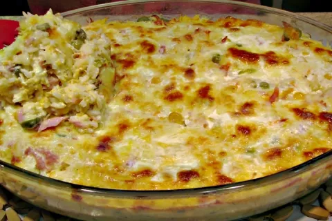 O arroz de forno cremoso e molhadinho que sempre faz sucesso