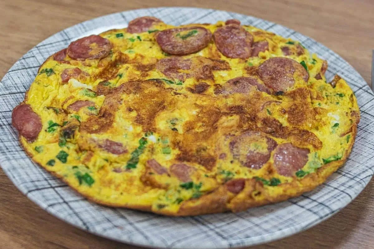 Omelete de calabresa: uma ótima sugestão para acompanhar qua
