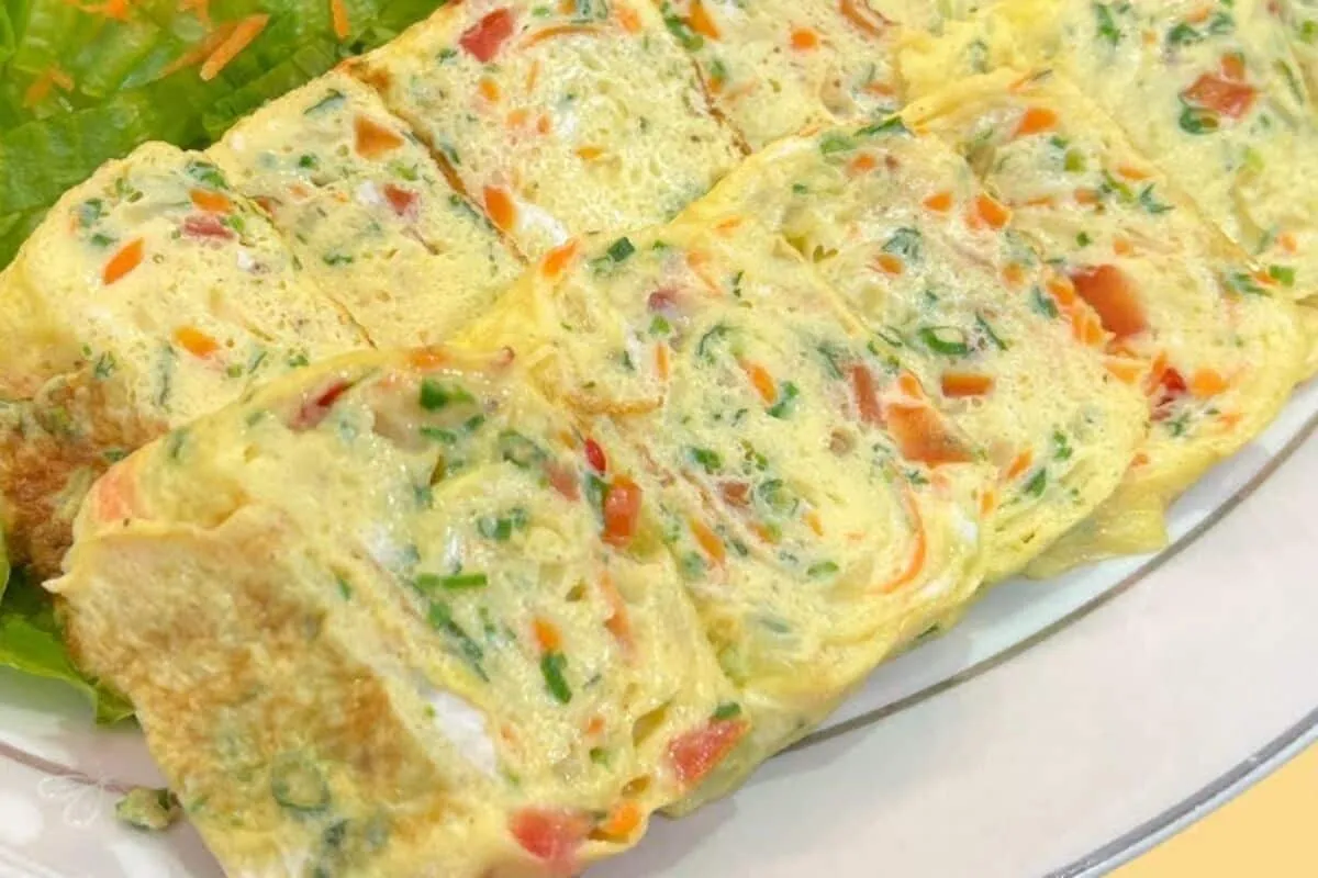 Omelete enrolado prático e saboroso para uma refeição rápida