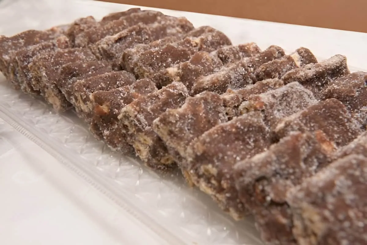 Palha italiana um docinho simples e delicioso feito com brig
