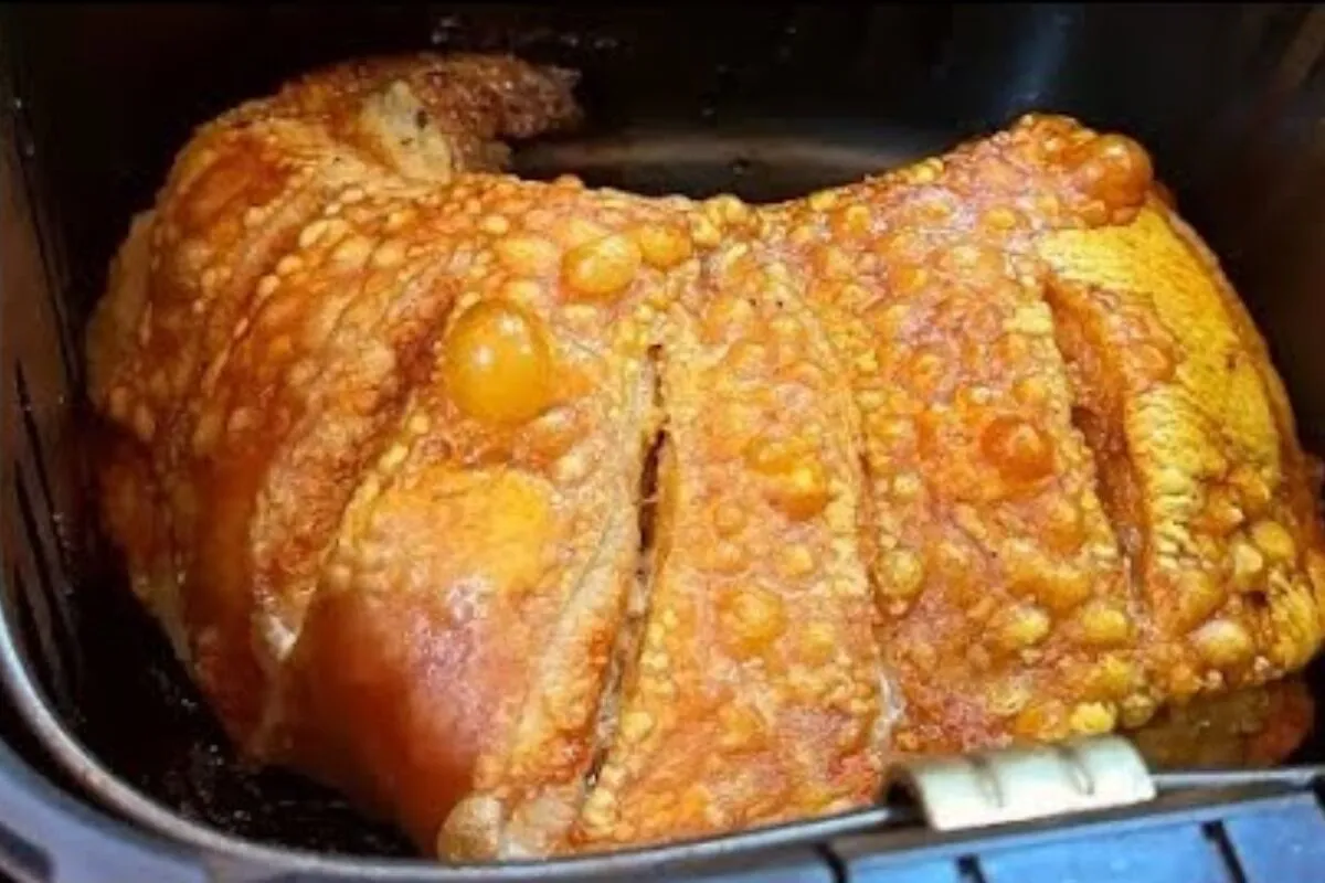 Panceta na air fryer com pururuca crocante, receita econômic
