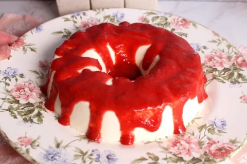 Panna cotta de morango sem açúcar: receita deliciosa para qu