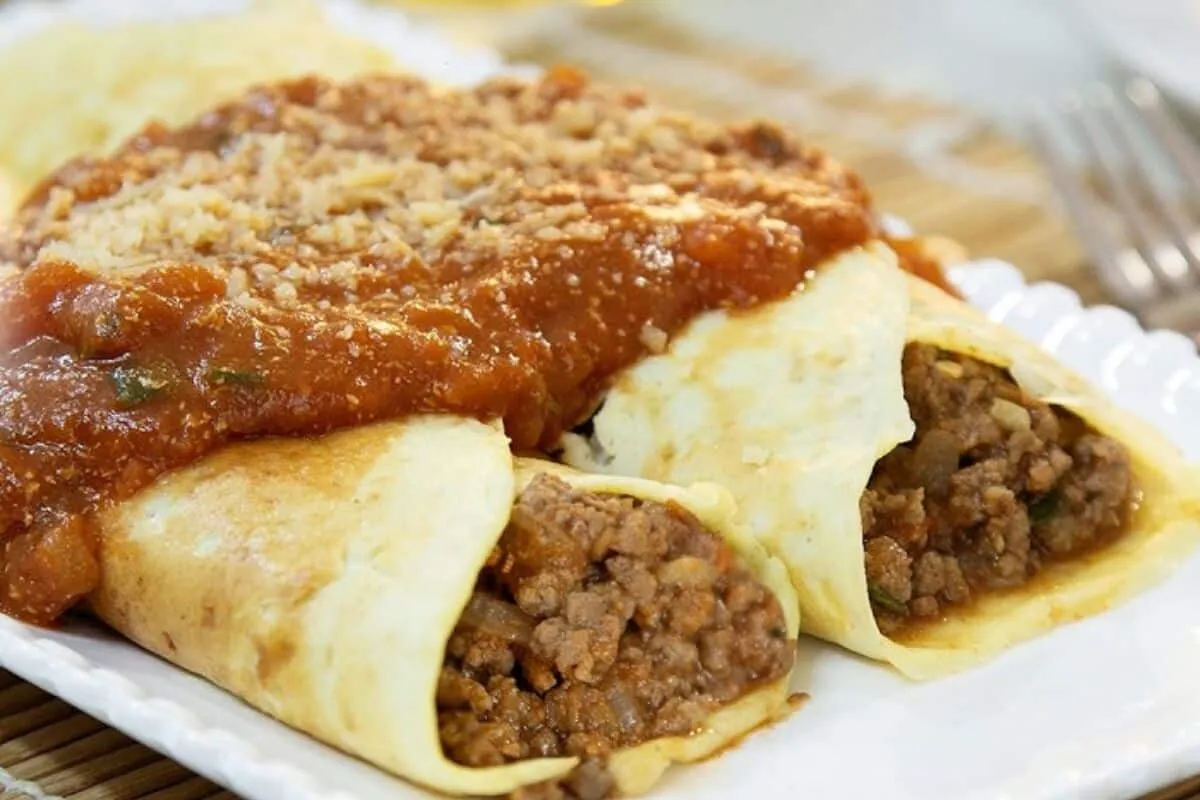 Panqueca de aveia: uma opção saudável e muito fofinha, feita com iogurte para você saborear no café da manhã ou em um lanche rápido e nutritivo