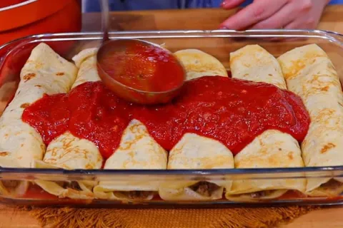 Panqueca de carne moída com massa leve e fininha para a hora