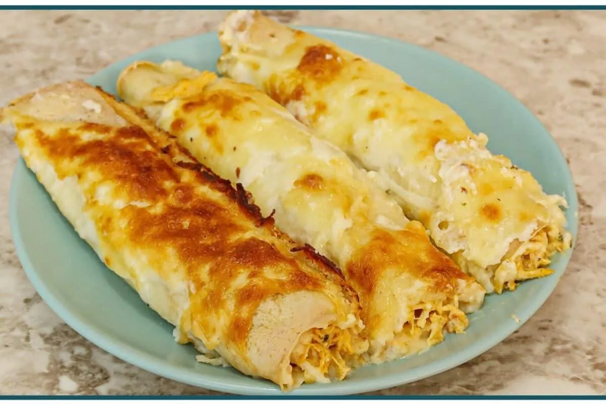 Panqueca de frango simples e fácil, feita com massa leve e r