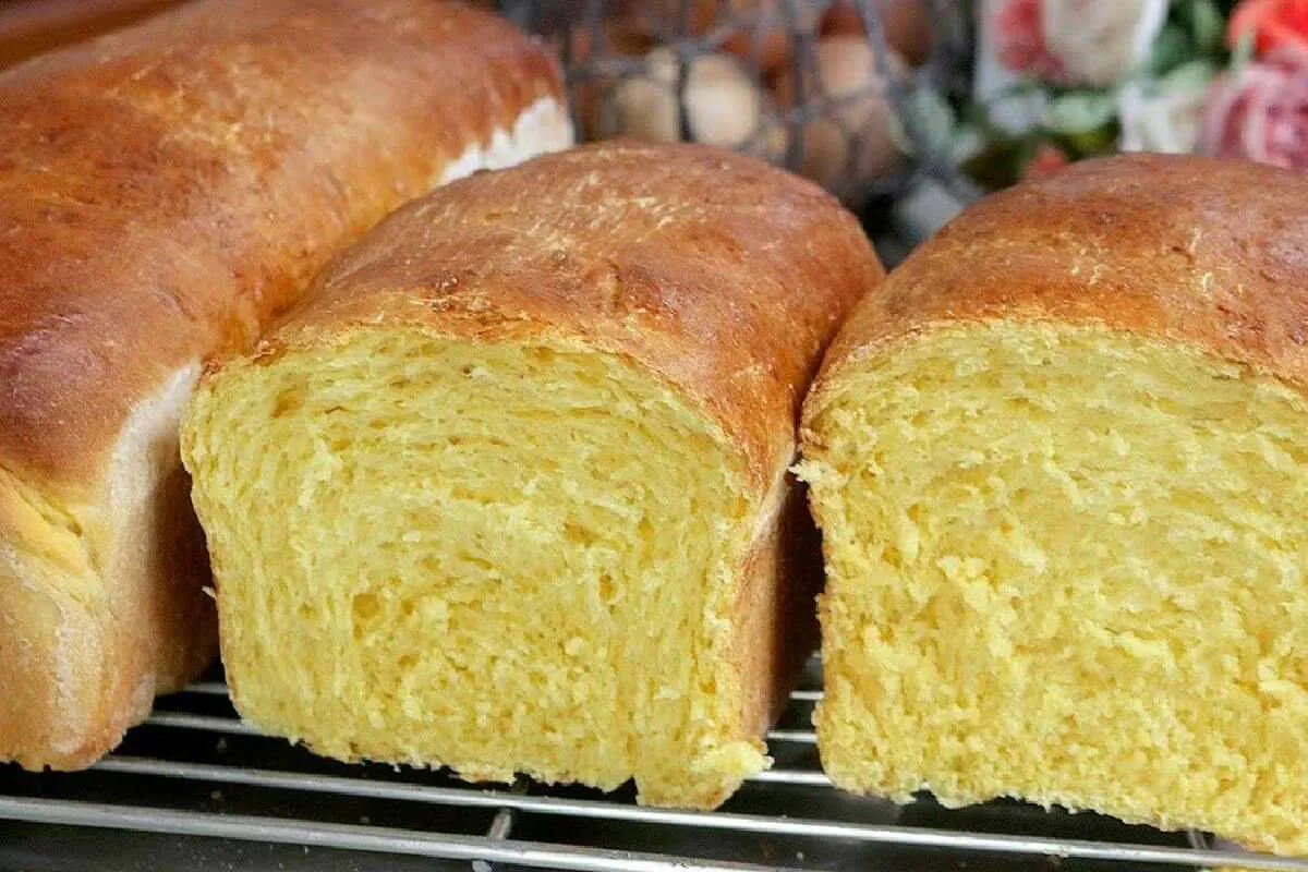 Pão caseiro bem fofinho com cenoura e apenas 1 ovo