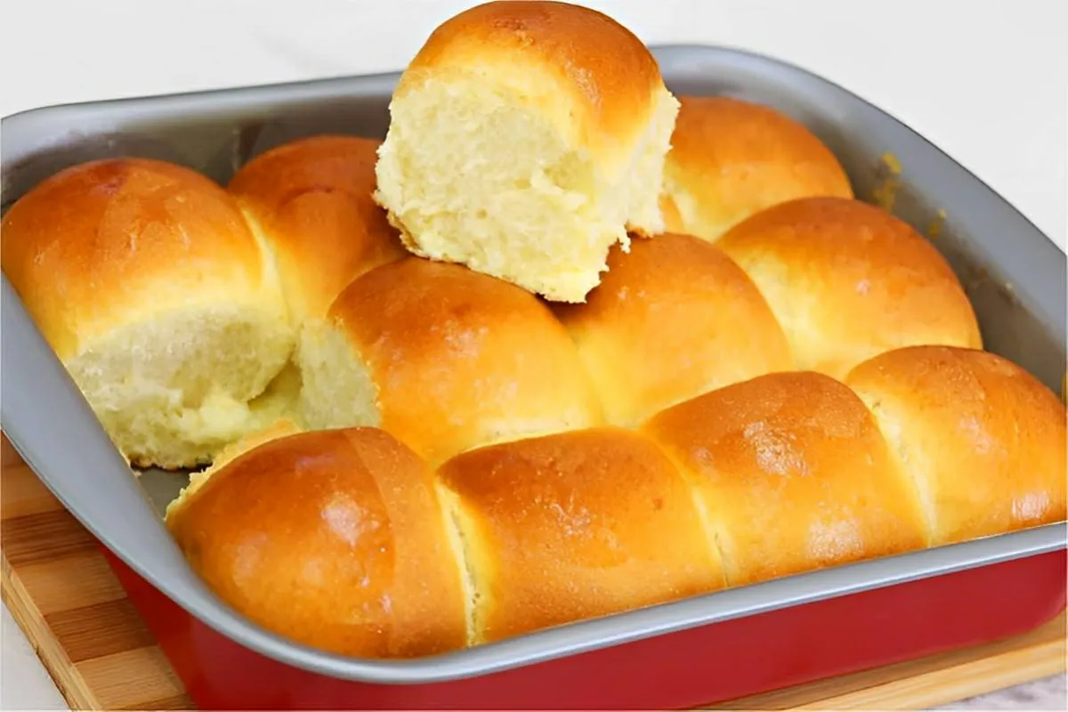Pão caseiro bem fofinho feito com ingredientes que você tem