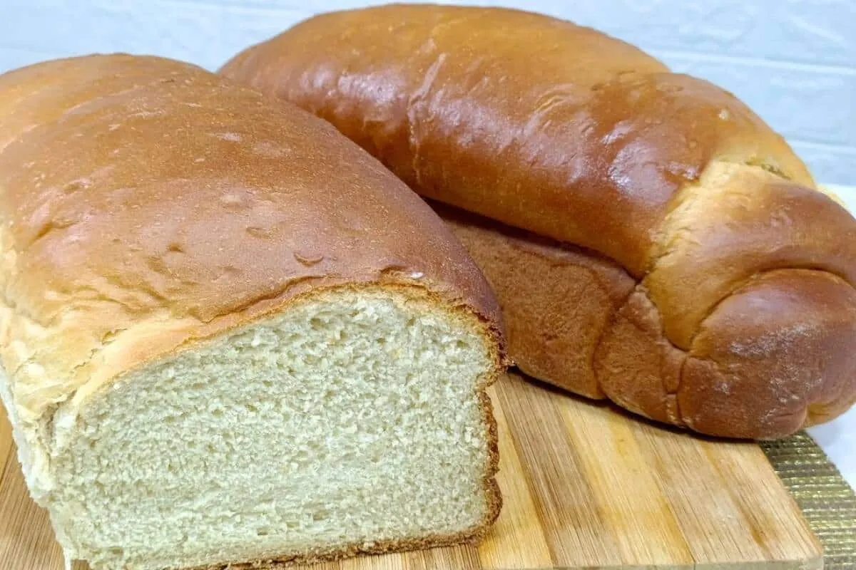 Pão caseiro econômico que cresce bastante para fazer no café