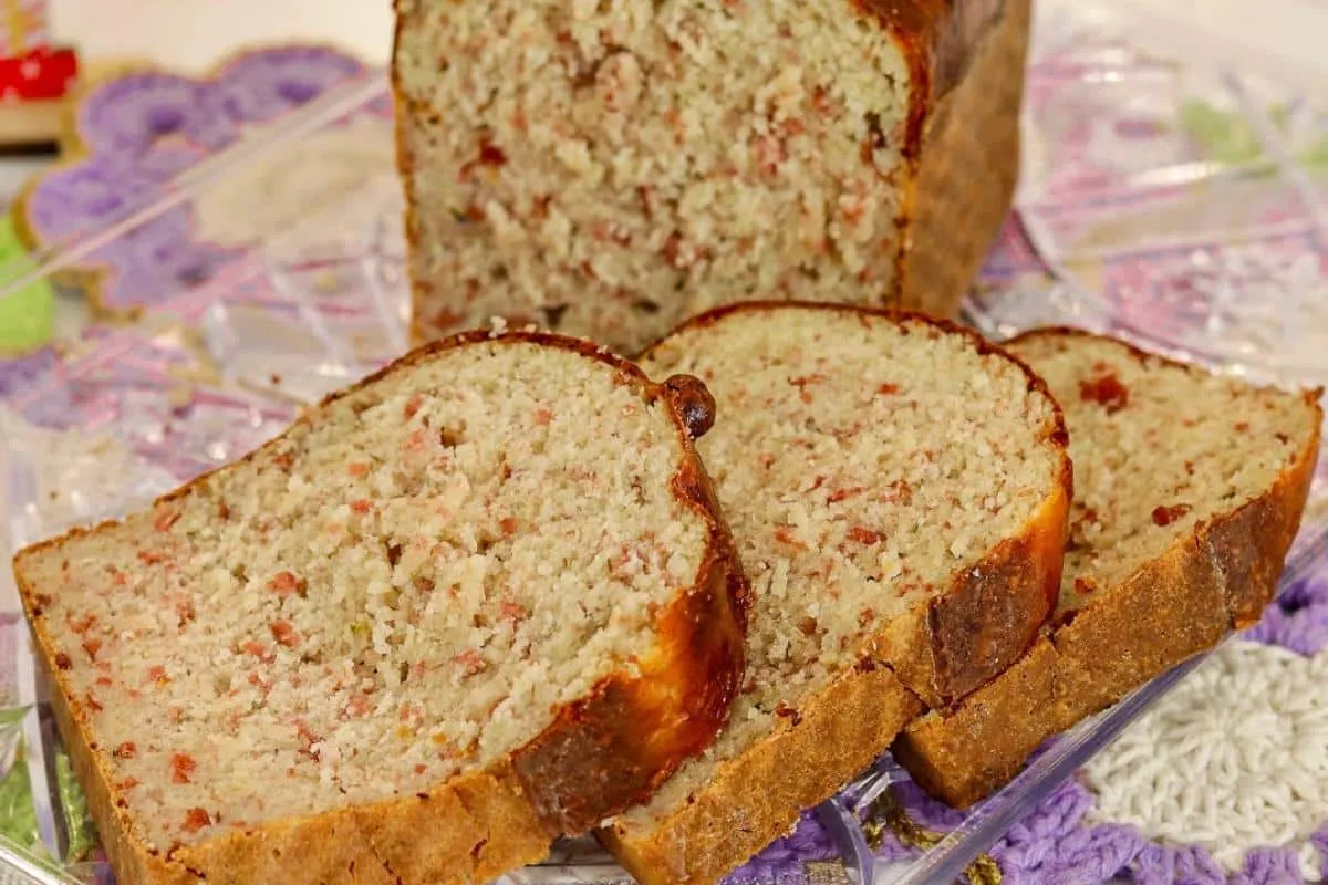 Pão caseiro fácil com calabresa que não precisa sovar e fica