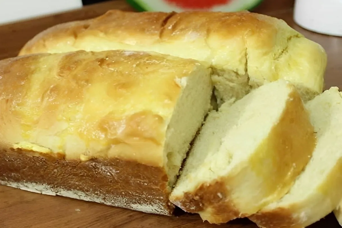 Pão caseiro fácil e econômico uma delícia para comer no café
