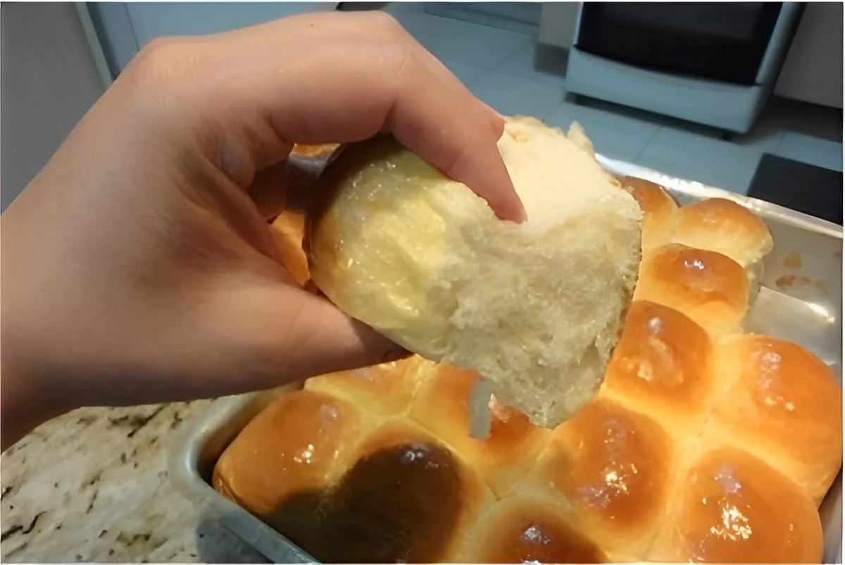 Pão caseiro fofinho feito com água mais fácil e bem mais eco
