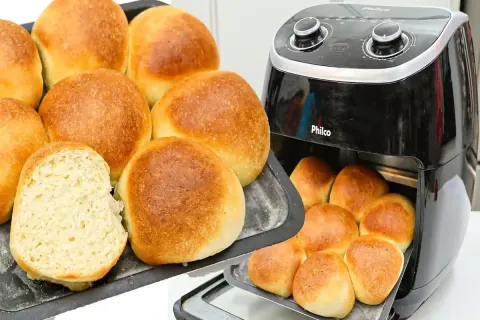 Pão caseiro na air fryer que fica fofinho e macio para comer