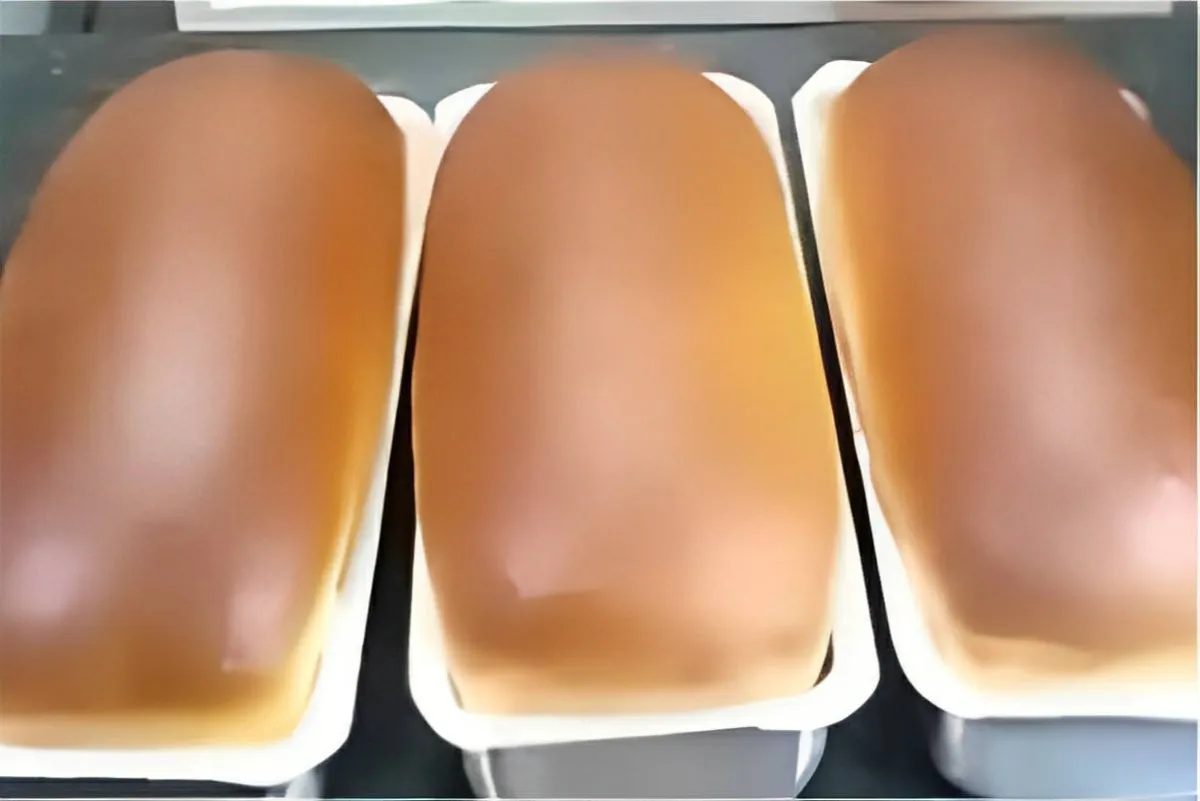 Pão caseiro na forma de bolo inglês ficou uma delícia perfei