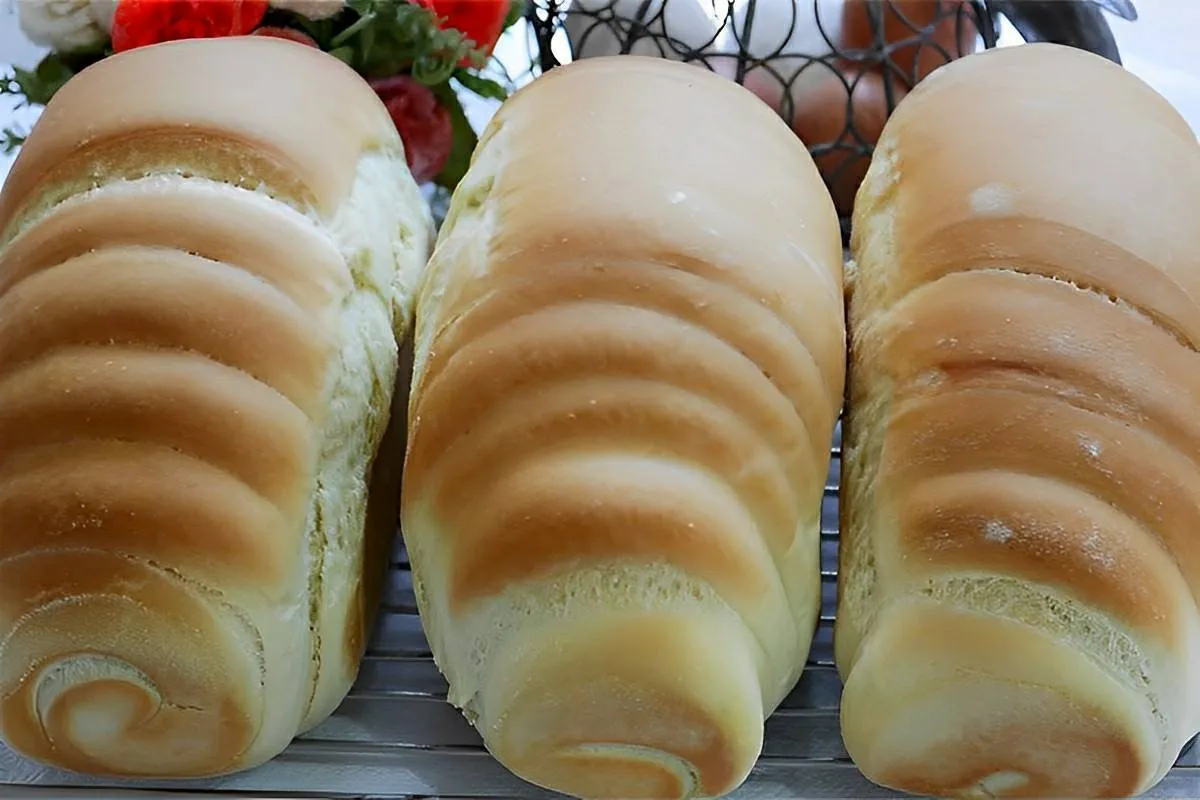 Pão caseiro prático para comer no café da manhã ou lanche da